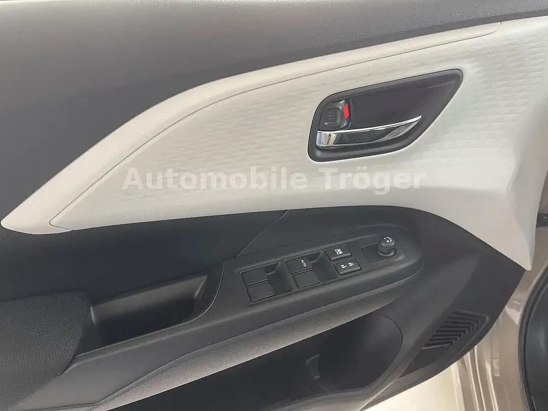 Suzuki Swift - Thumbnail 15