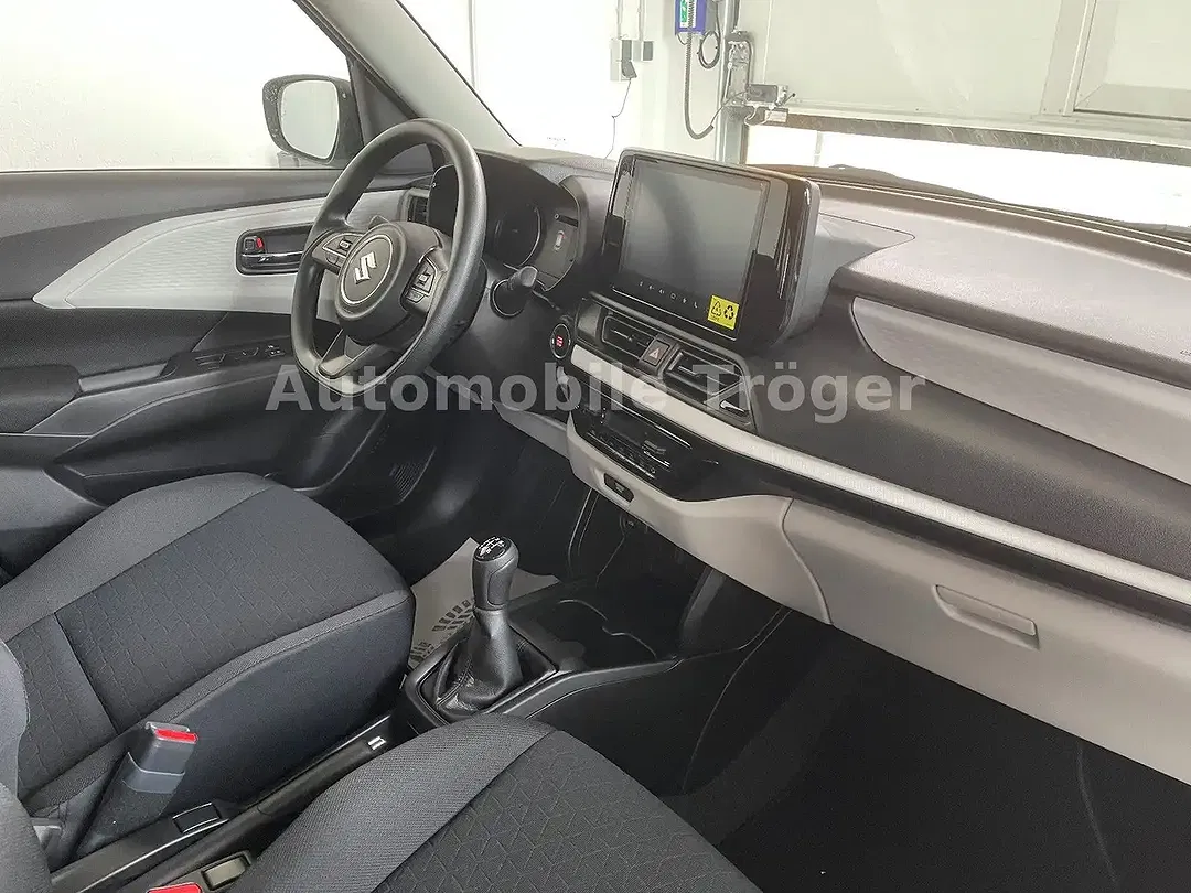 Suzuki Swift - Thumbnail 8