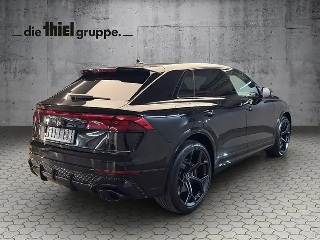 Audi RS Q8 - Thumbnail 3