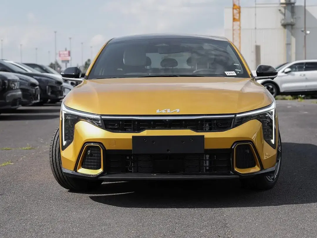 Kia K4 - Thumbnail 2