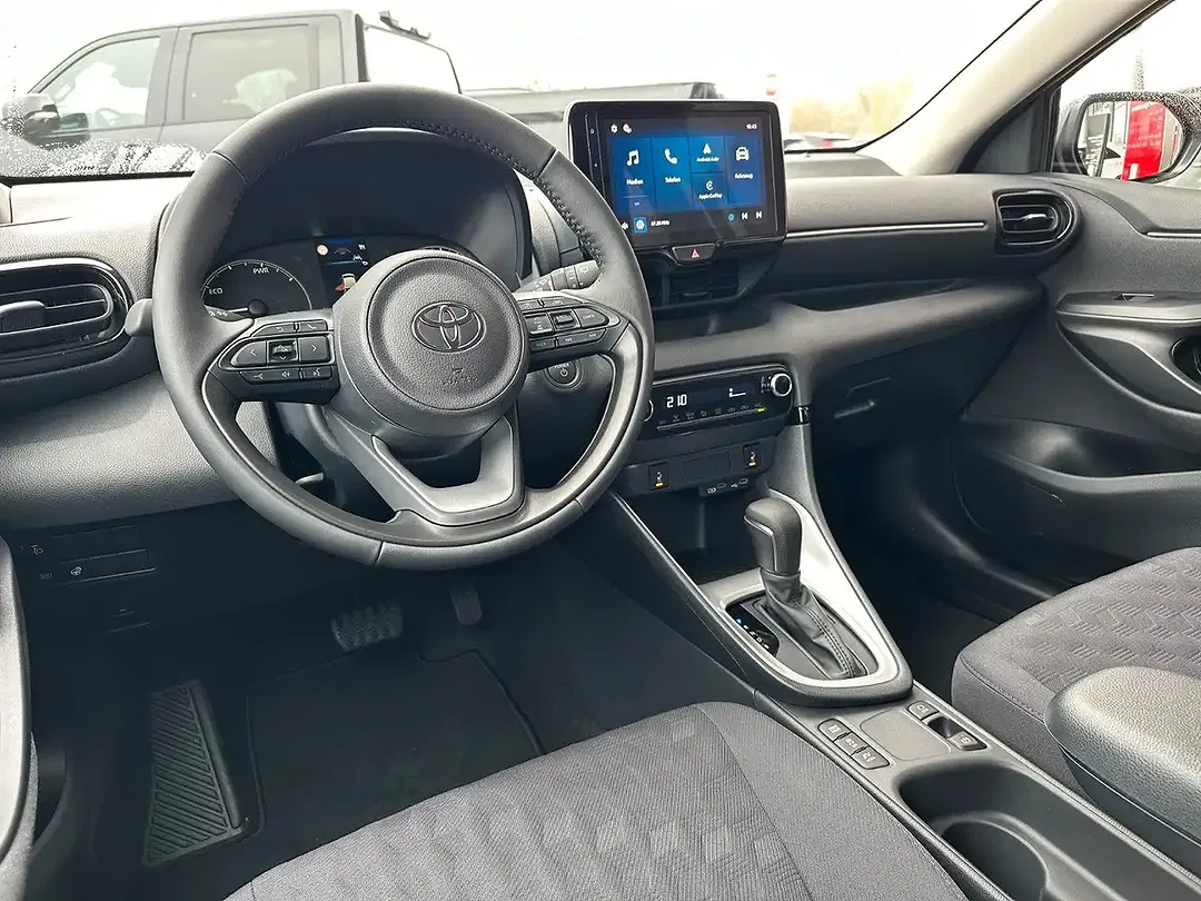 Toyota Yaris - Thumbnail 11