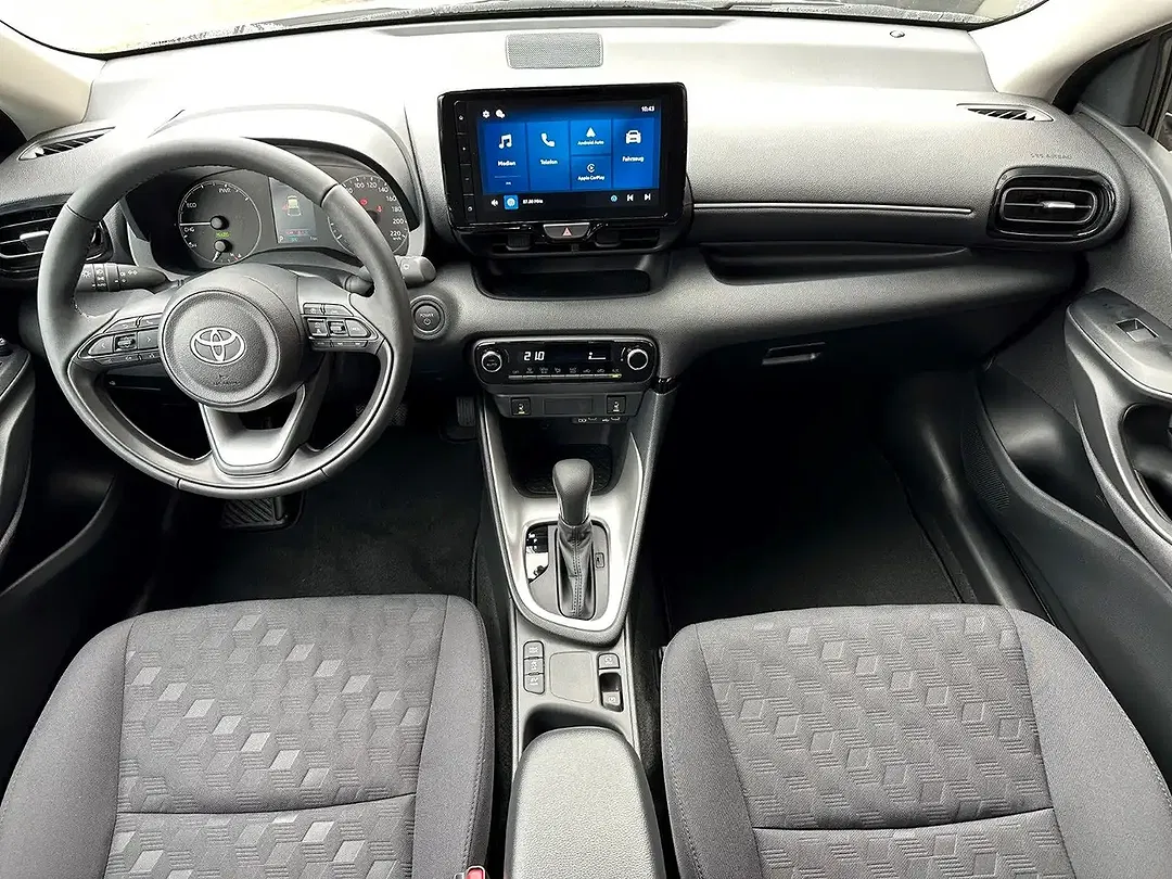 Toyota Yaris - Thumbnail 12