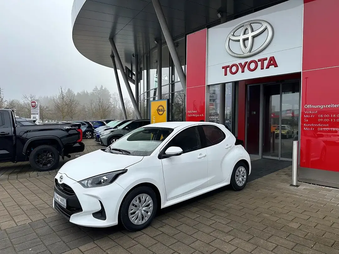 Toyota Yaris - Thumbnail 2