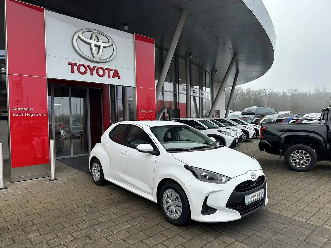 Toyota Yaris - Thumbnail 4