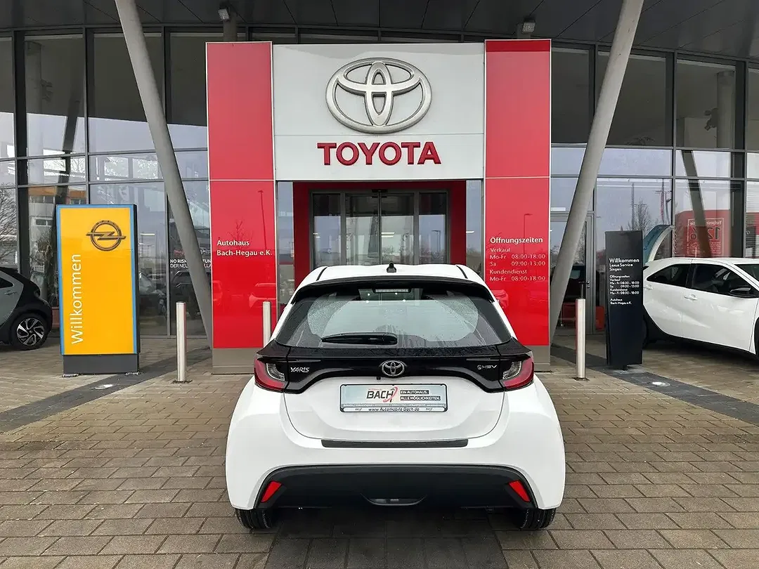 Toyota Yaris - Thumbnail 7