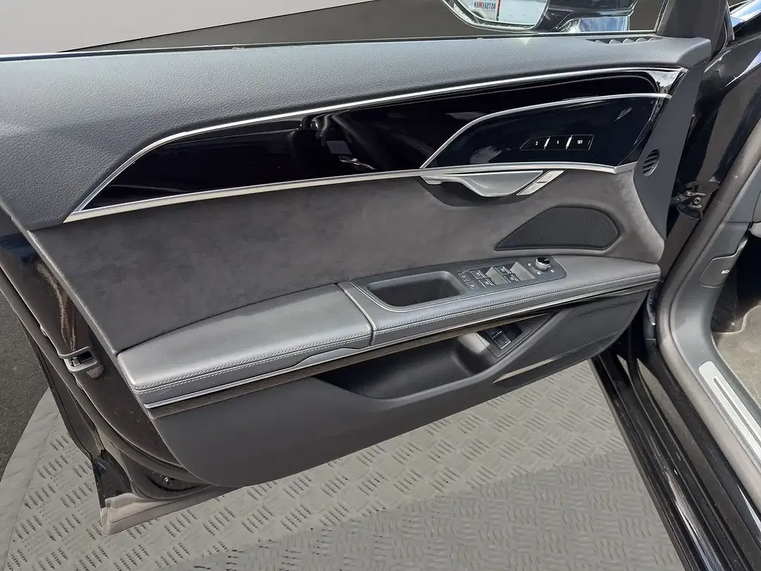 Audi A8 - Thumbnail 12