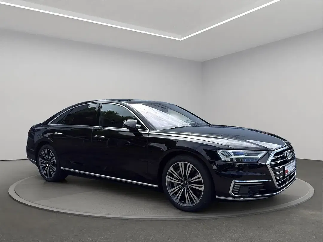 Audi A8 - Thumbnail 2