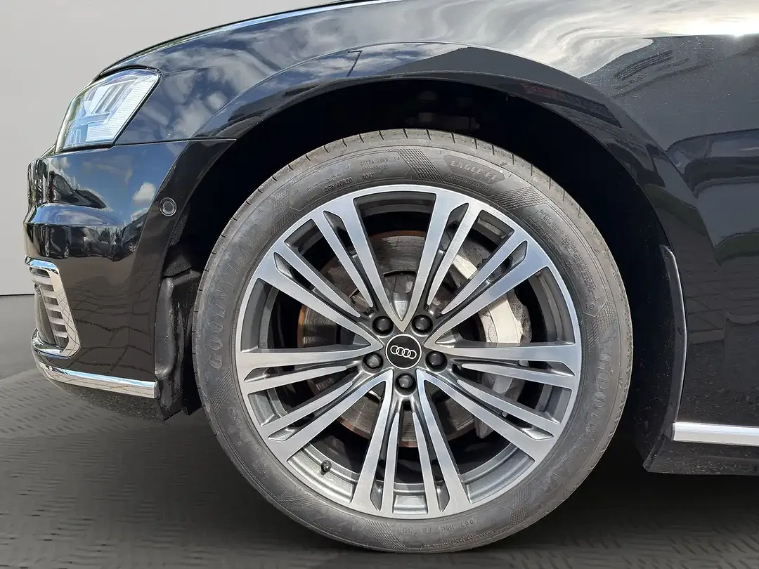 Audi A8 - Thumbnail 7