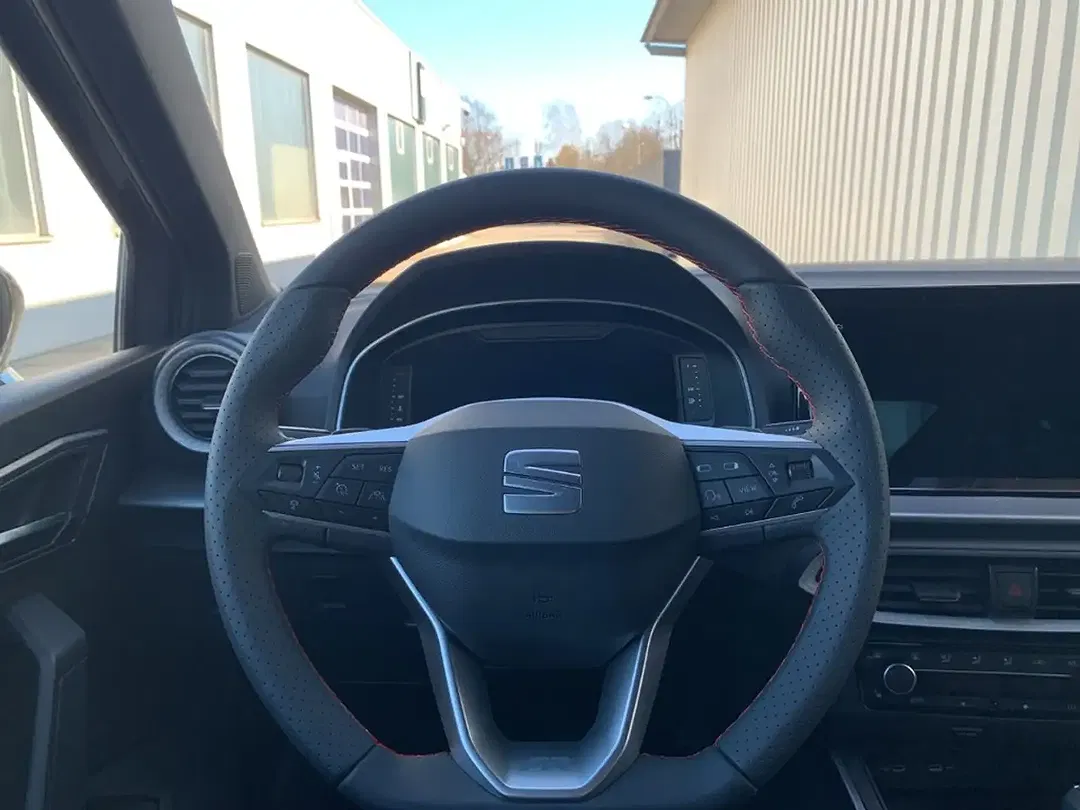 SEAT Arona - Thumbnail 15