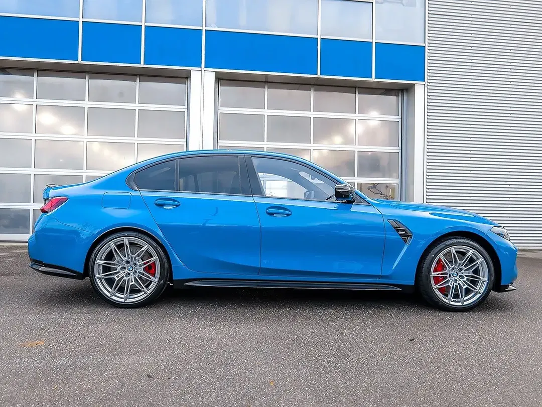 BMW M3 - Thumbnail 3