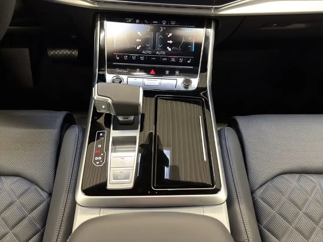 Audi Q7 - Thumbnail 13