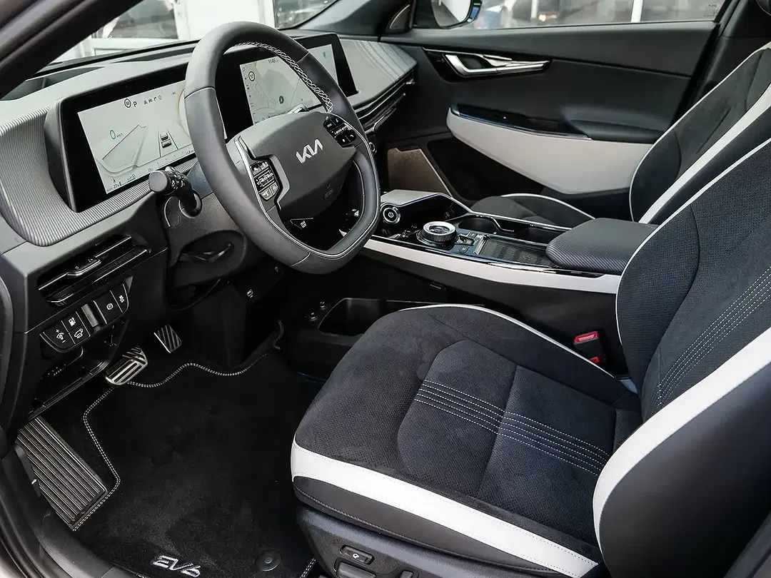 Kia EV6 - Thumbnail 10