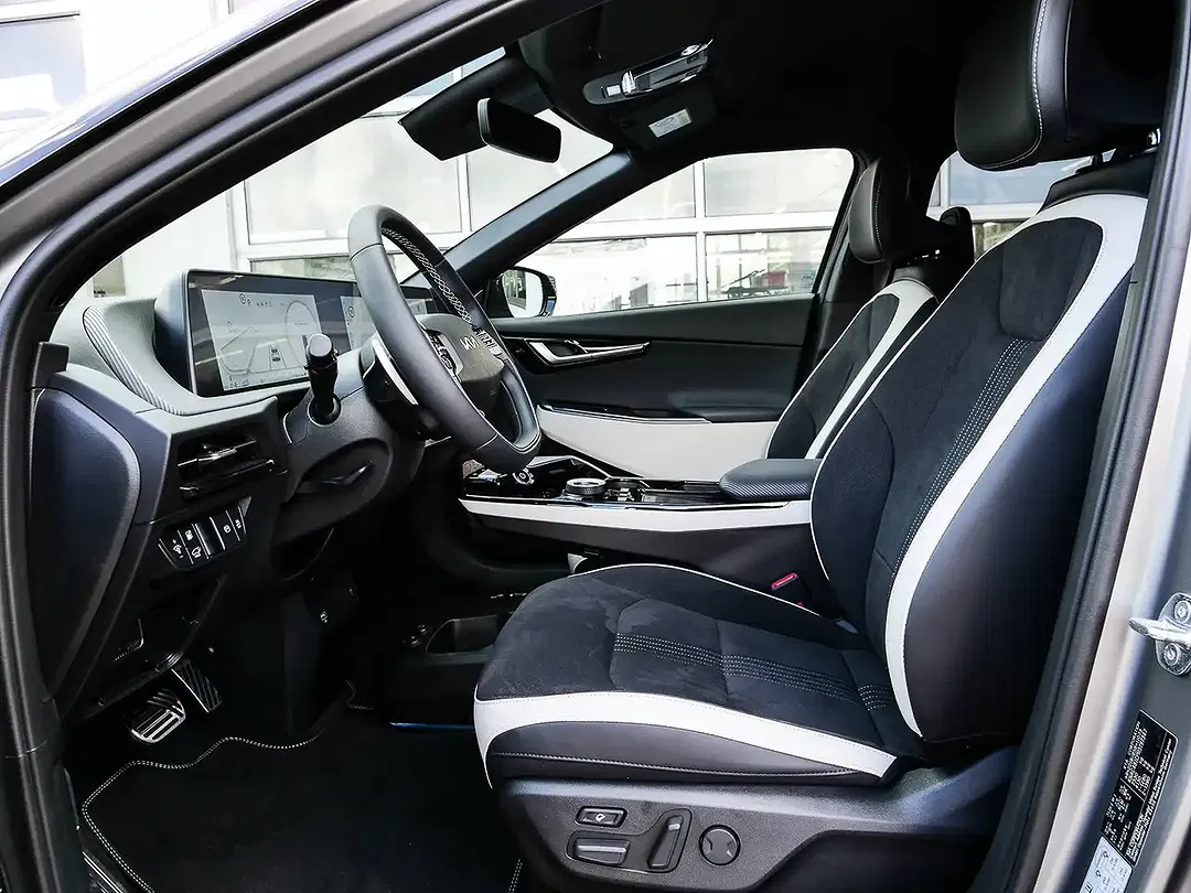 Kia EV6 - Thumbnail 11