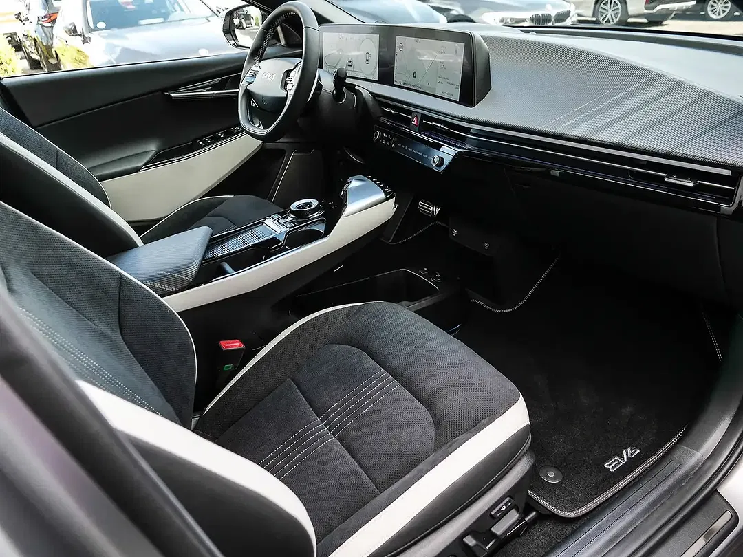 Kia EV6 - Thumbnail 13