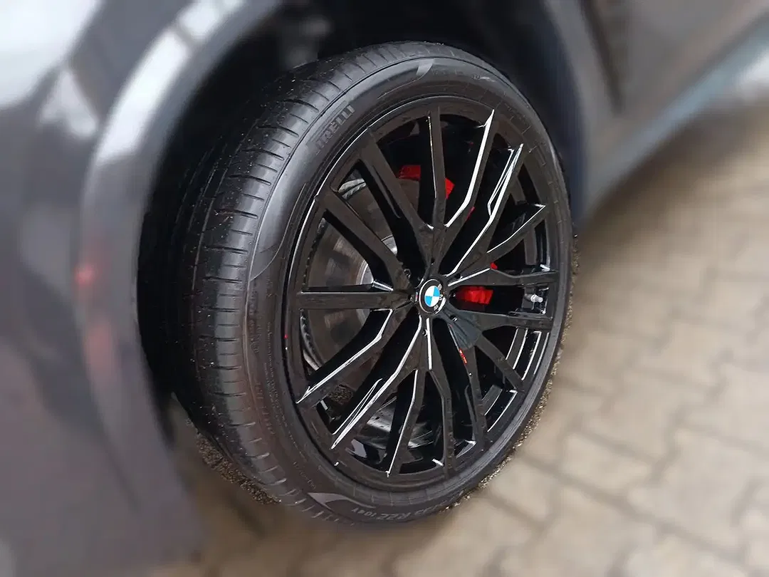 BMW X5 - Thumbnail 9