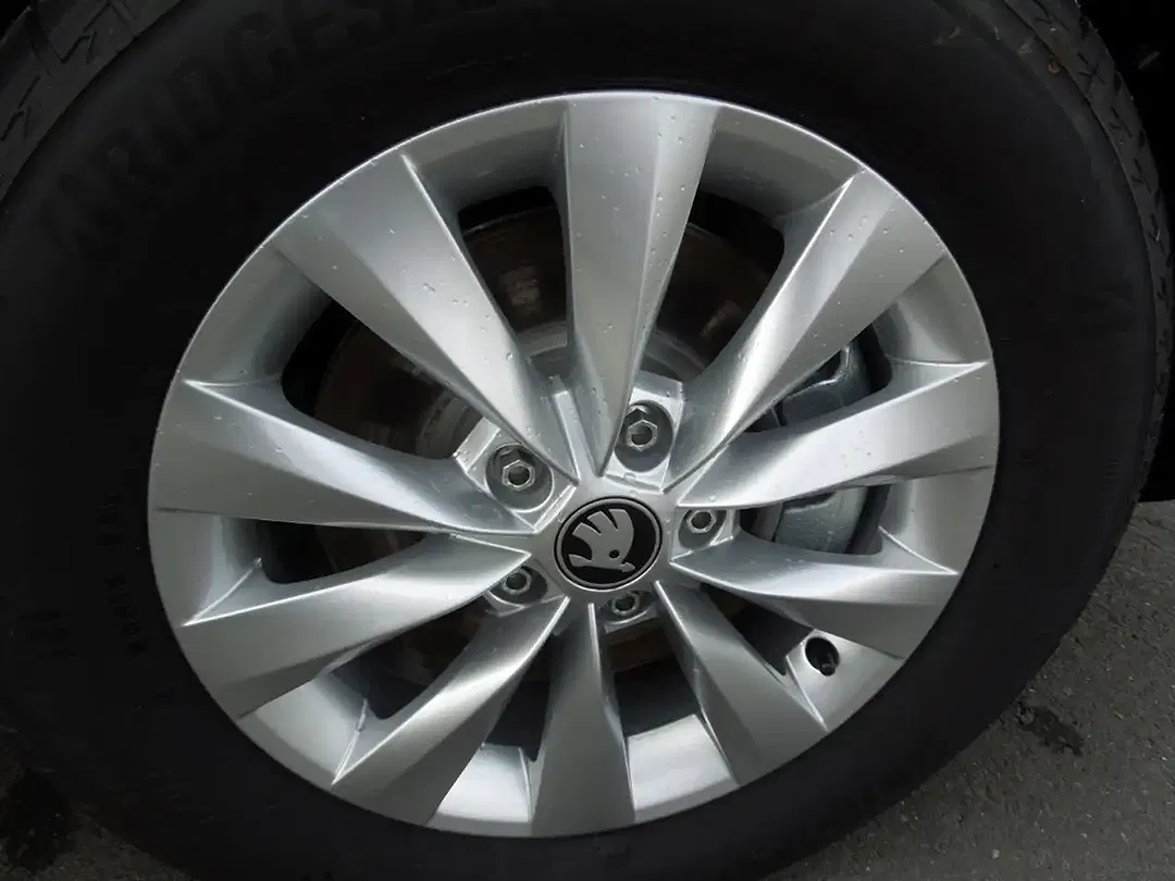 Skoda Karoq - Thumbnail 14