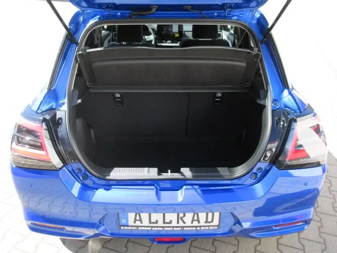 Suzuki Swift - Thumbnail 11