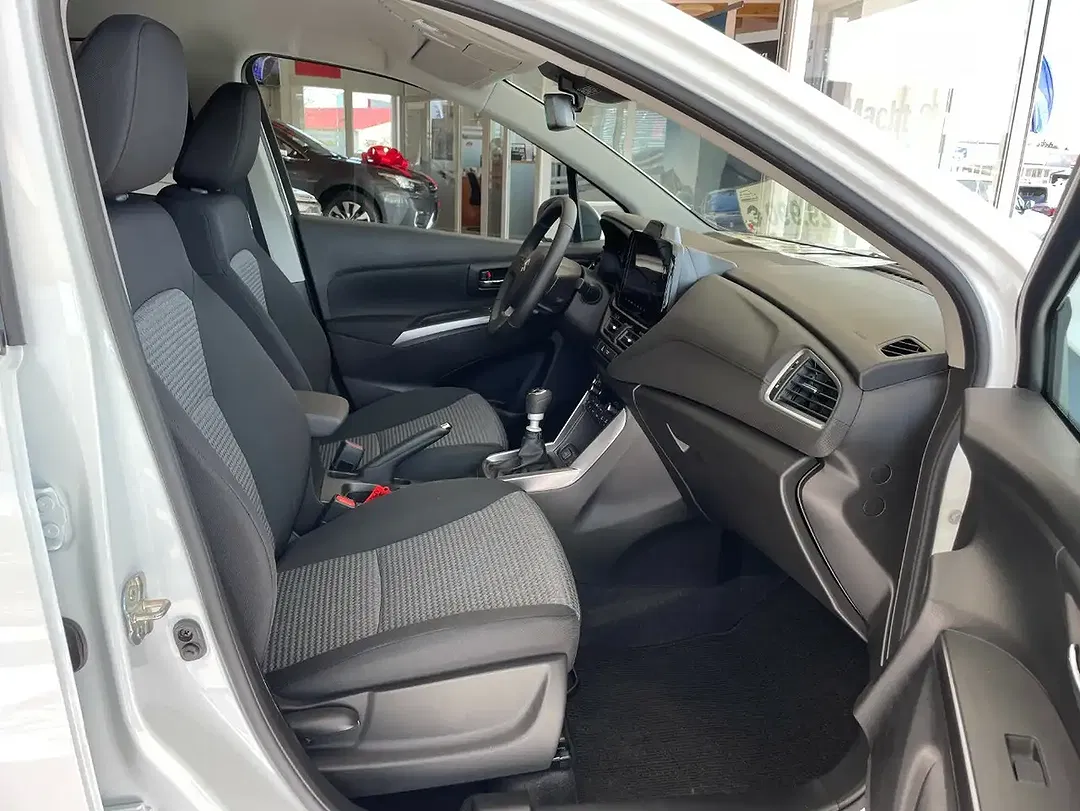 Suzuki S-Cross - Thumbnail 12