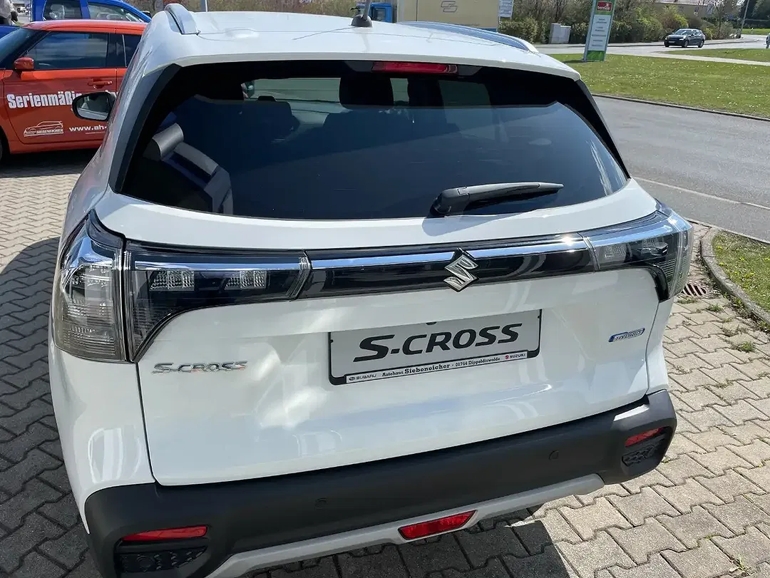 Suzuki S-Cross - Thumbnail 3