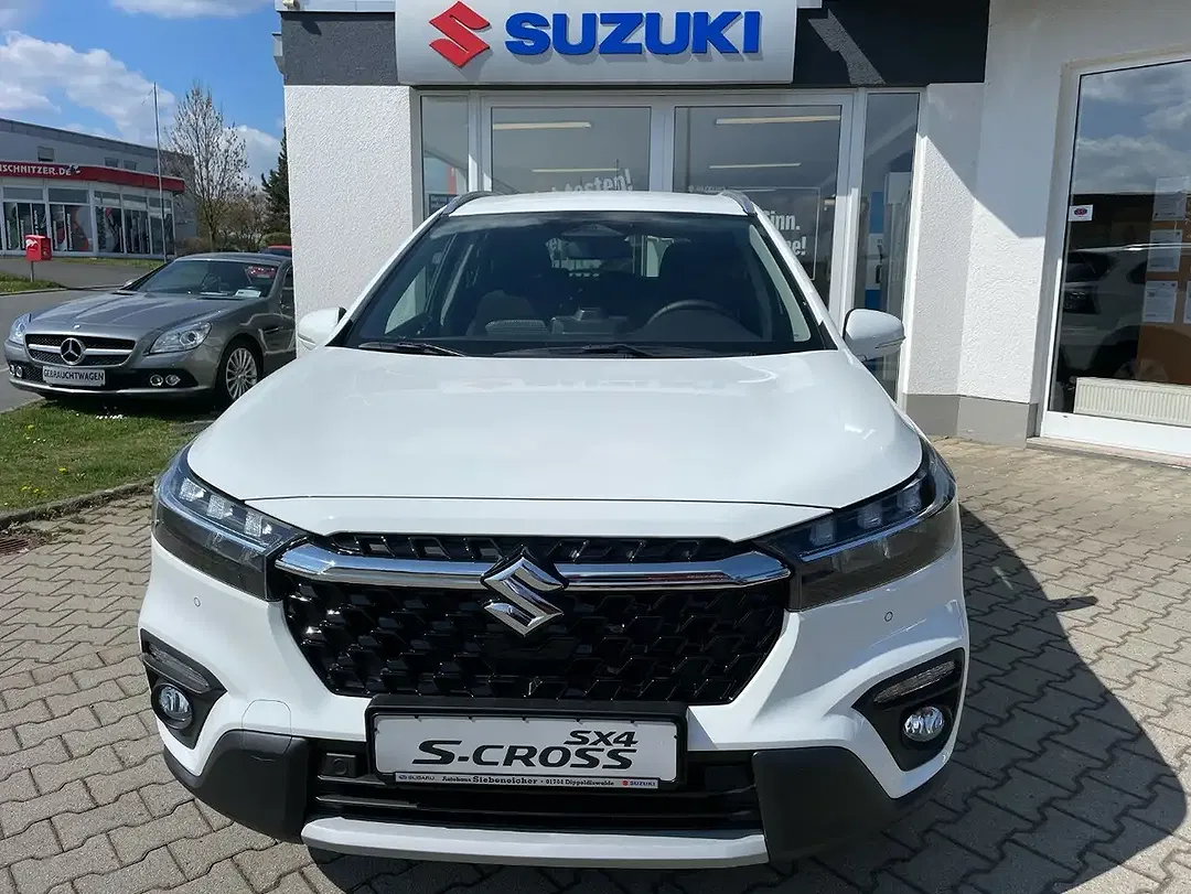 Suzuki S-Cross - Thumbnail 6