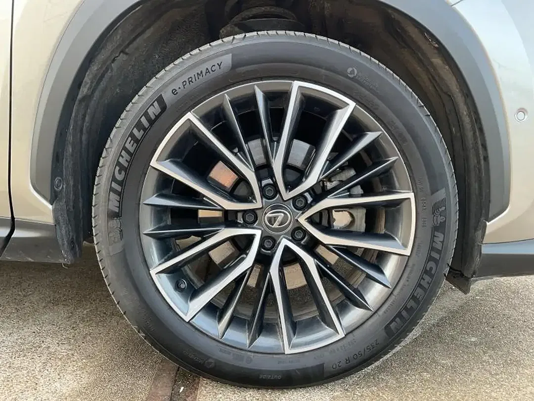 Lexus NX 450h+ - Thumbnail 13