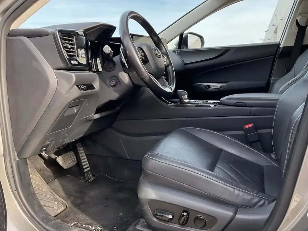 Lexus NX 450h+ - Thumbnail 17