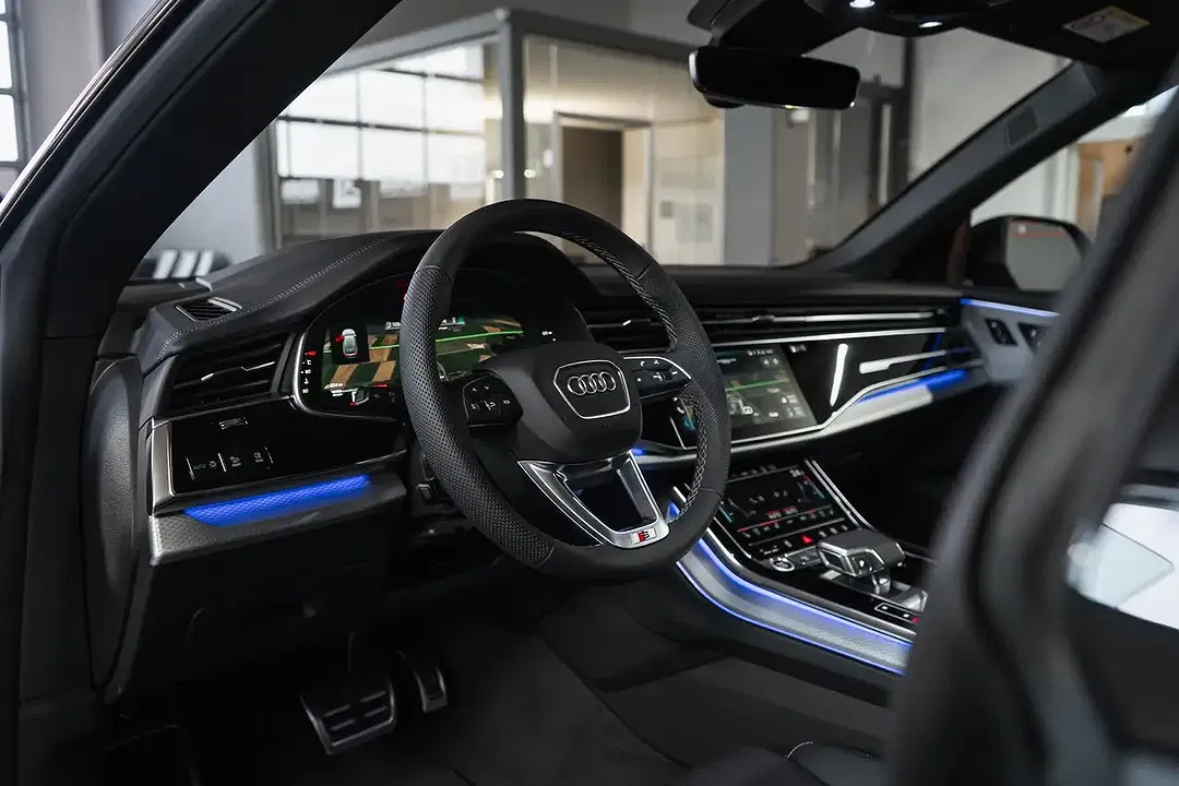 Audi Q8 - Thumbnail 25