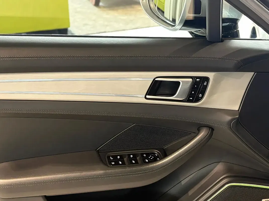 Porsche Panamera - Thumbnail 12
