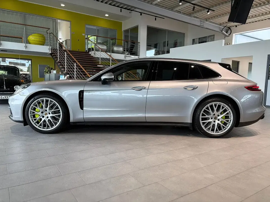 Porsche Panamera - Thumbnail 2