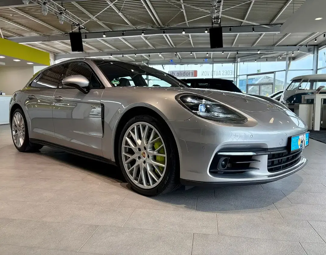 Porsche Panamera - Thumbnail 9
