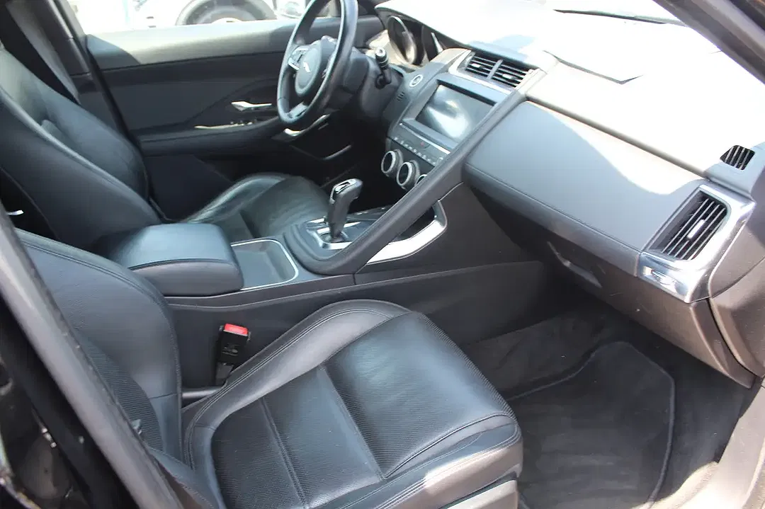 Jaguar E-Pace - Thumbnail 12