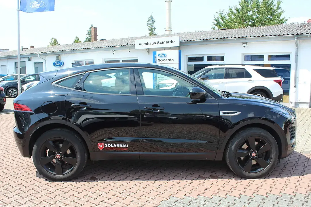 Jaguar E-Pace - Thumbnail 3