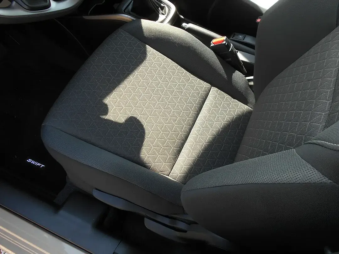 Suzuki Swift - Thumbnail 10