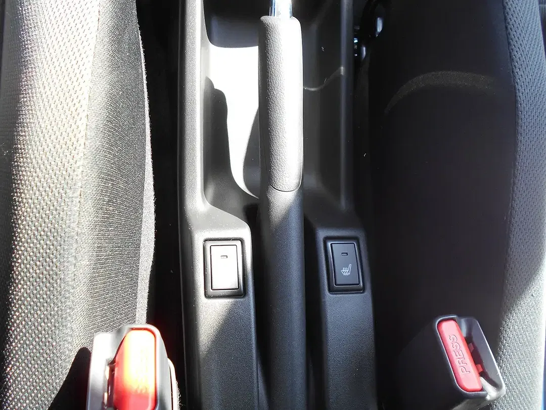 Suzuki Swift - Thumbnail 13
