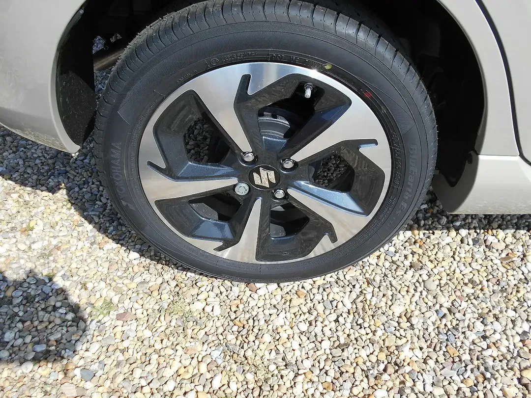 Suzuki Swift - Thumbnail 6