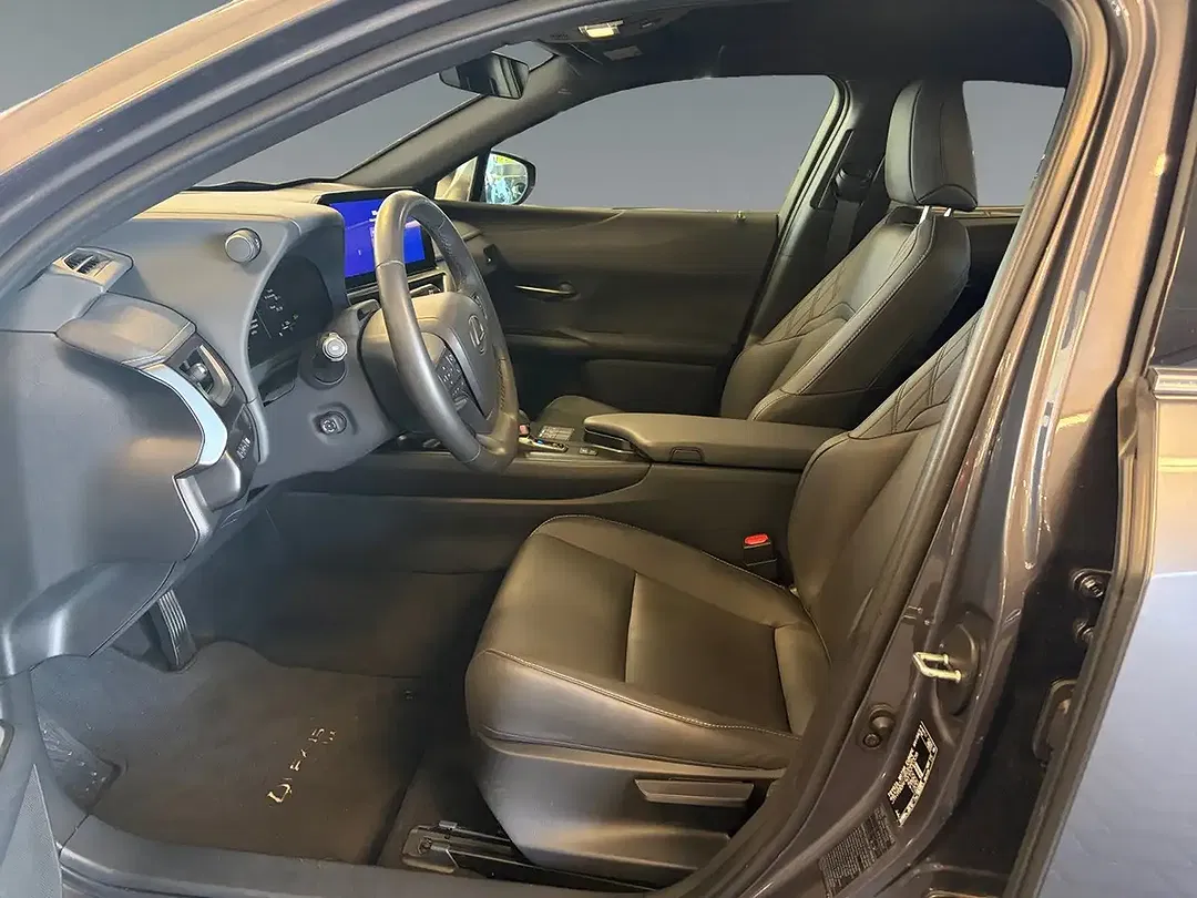 Lexus UX 300h - Thumbnail 9