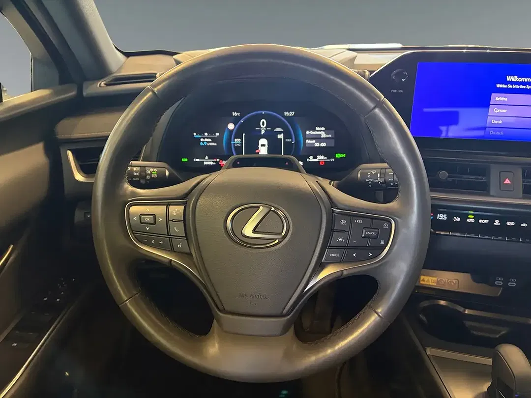Lexus UX 300h - Thumbnail 12