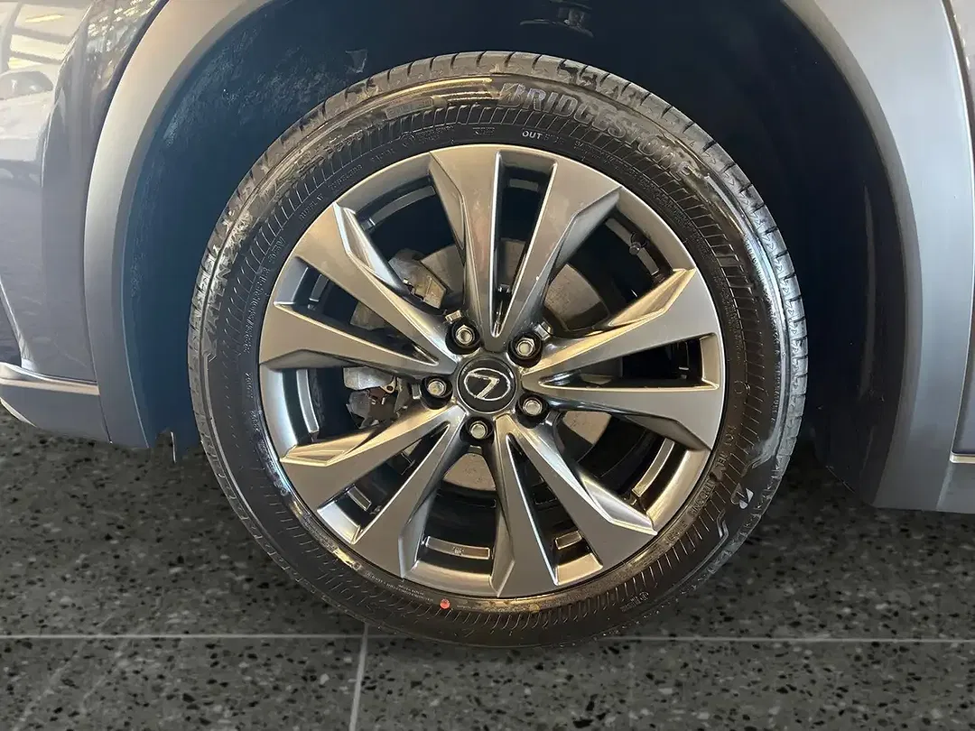 Lexus UX 300h - Thumbnail 14