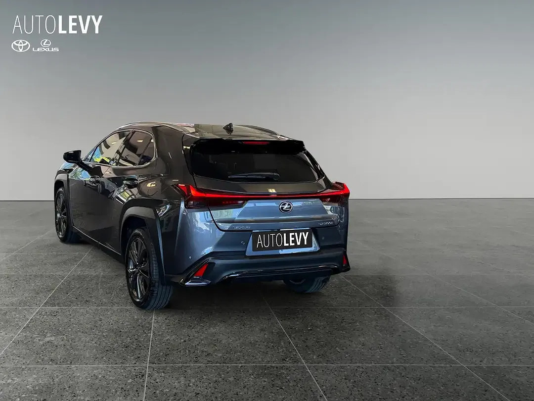 Lexus UX 300h - Thumbnail 3