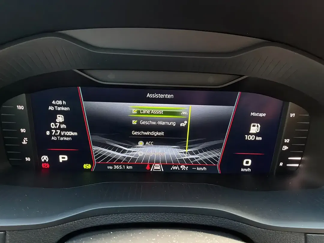 Skoda Karoq - Thumbnail 11