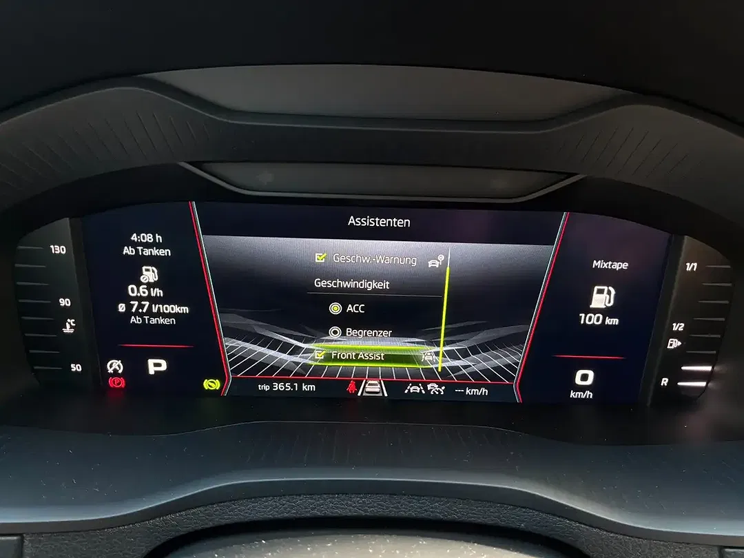 Skoda Karoq - Thumbnail 12