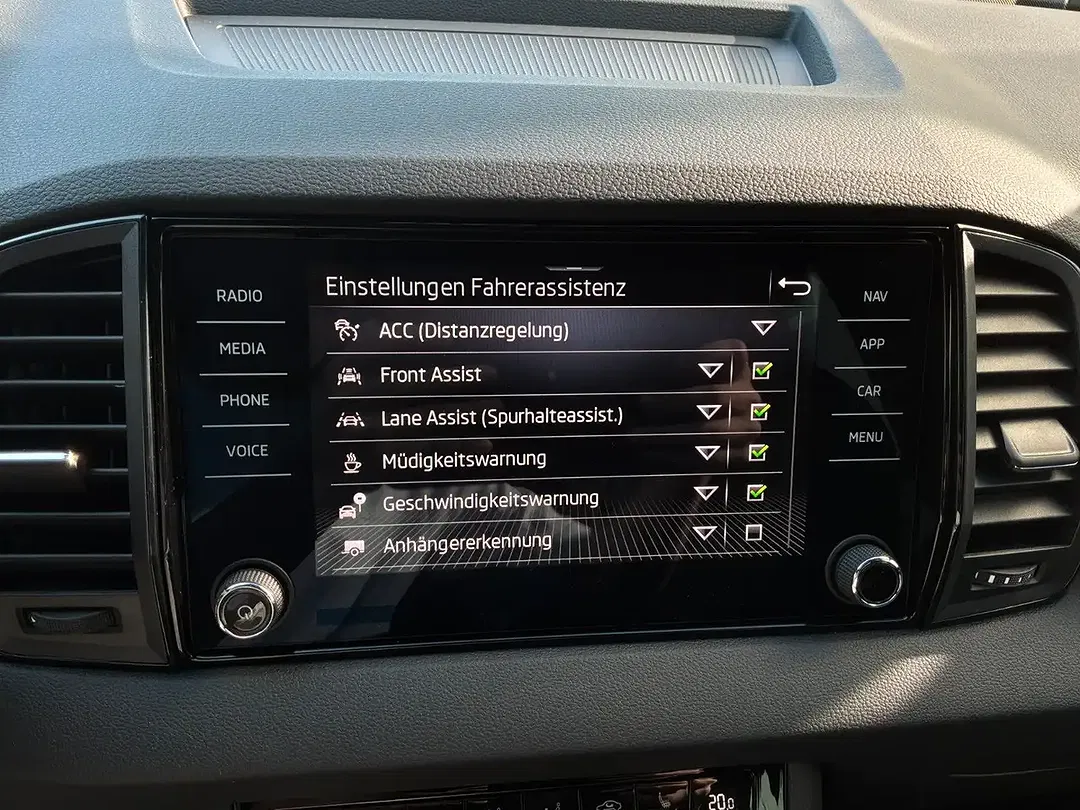 Skoda Karoq - Thumbnail 14