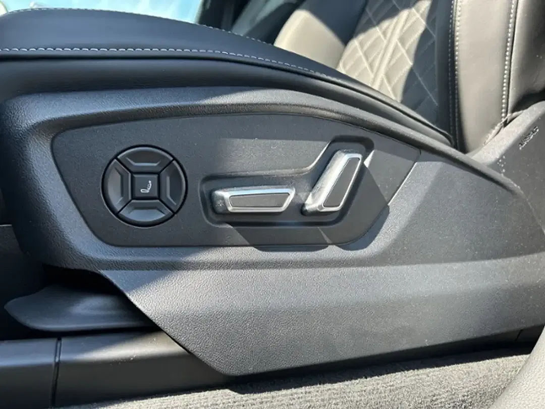 Audi Q8 - Thumbnail 12