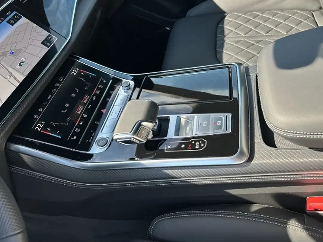 Audi Q8 - Thumbnail 9