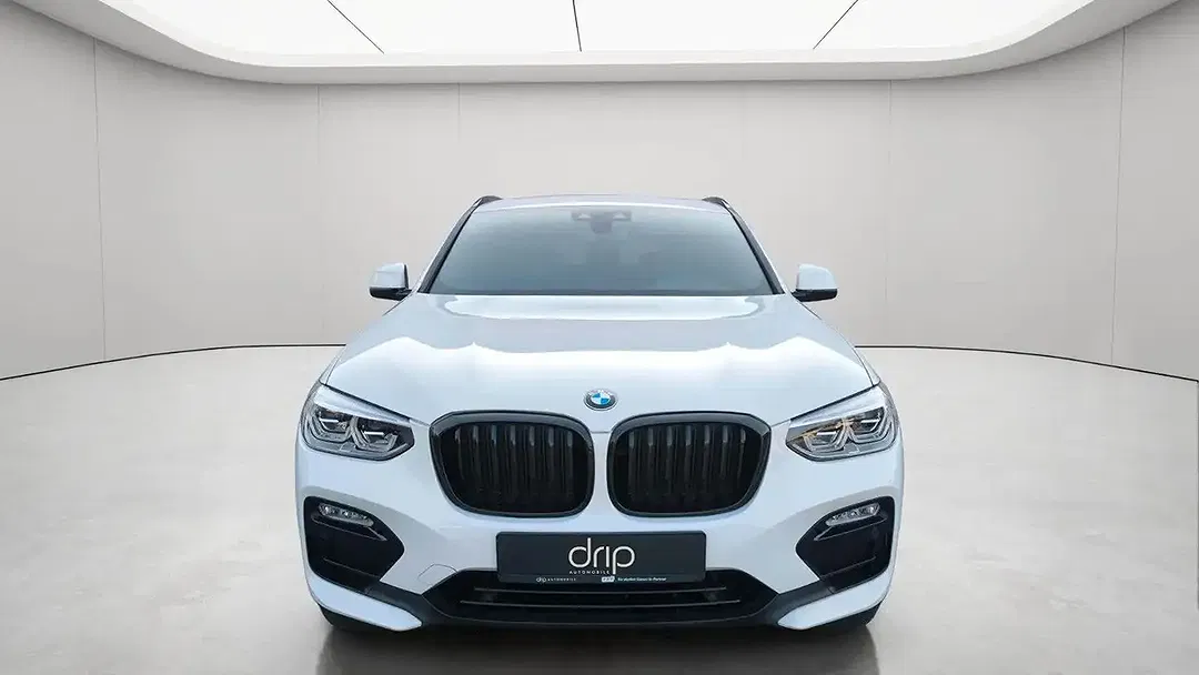 BMW X4 - Thumbnail 3