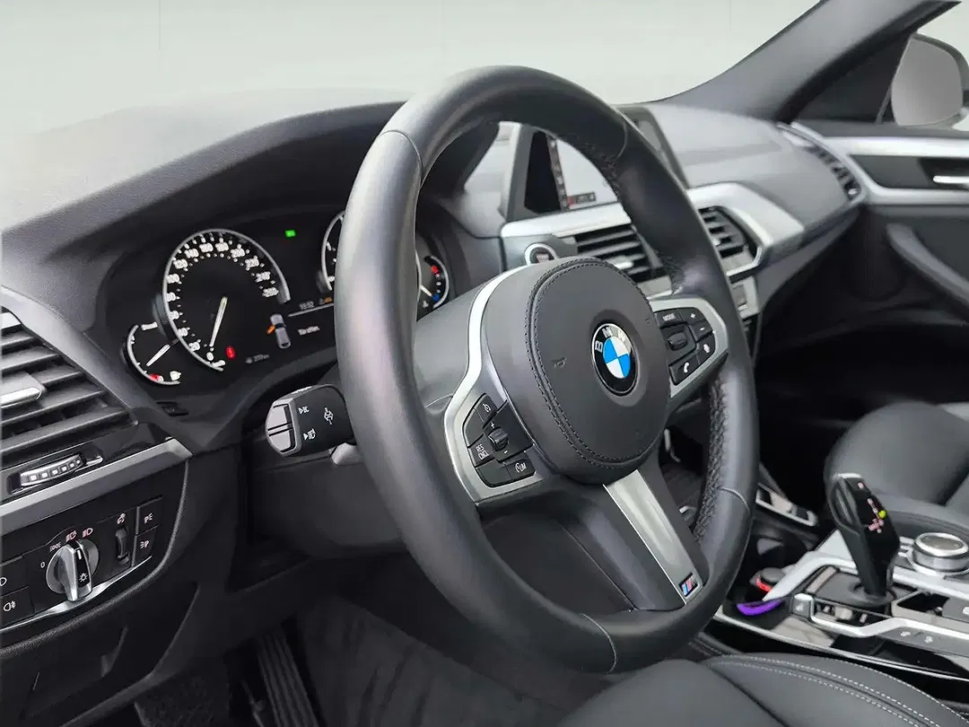 BMW X4 - Thumbnail 6