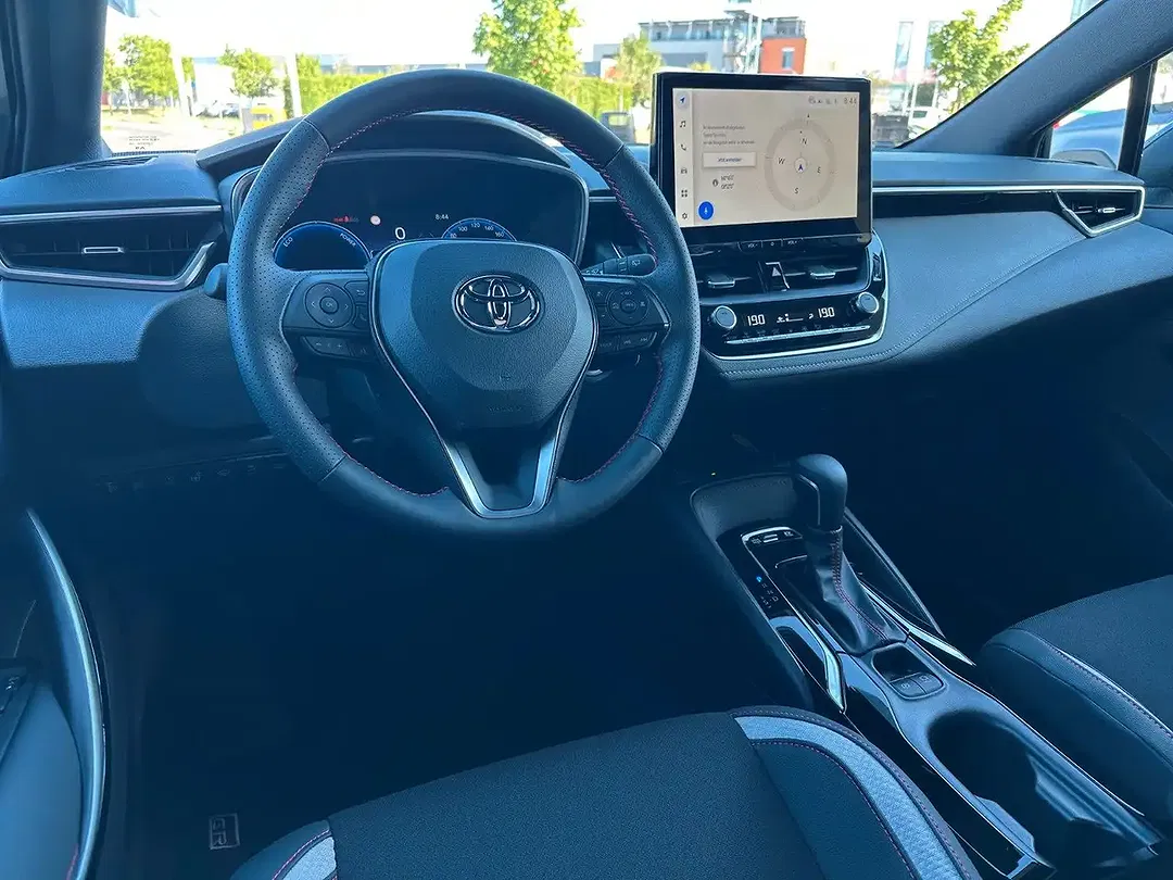 Toyota Corolla - Thumbnail 11