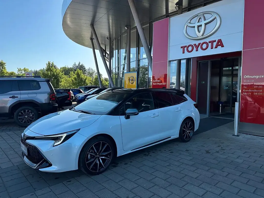 Toyota Corolla - Thumbnail 2