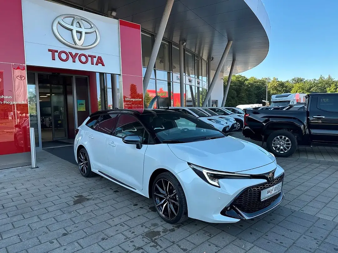 Toyota Corolla - Thumbnail 4