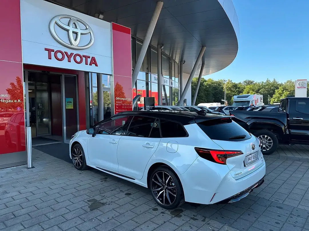 Toyota Corolla - Thumbnail 8